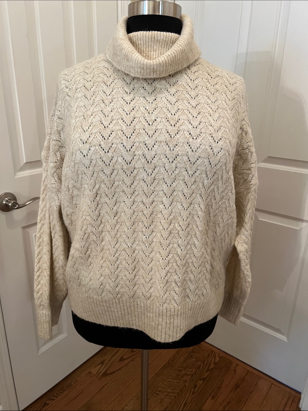 Old Navy Turtleneck Pointelle Knit Sweater - Cream XL